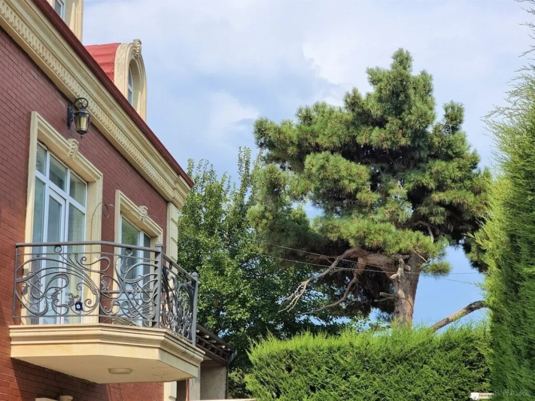 Satılır 5 otaqlı həyət evi 312 m²