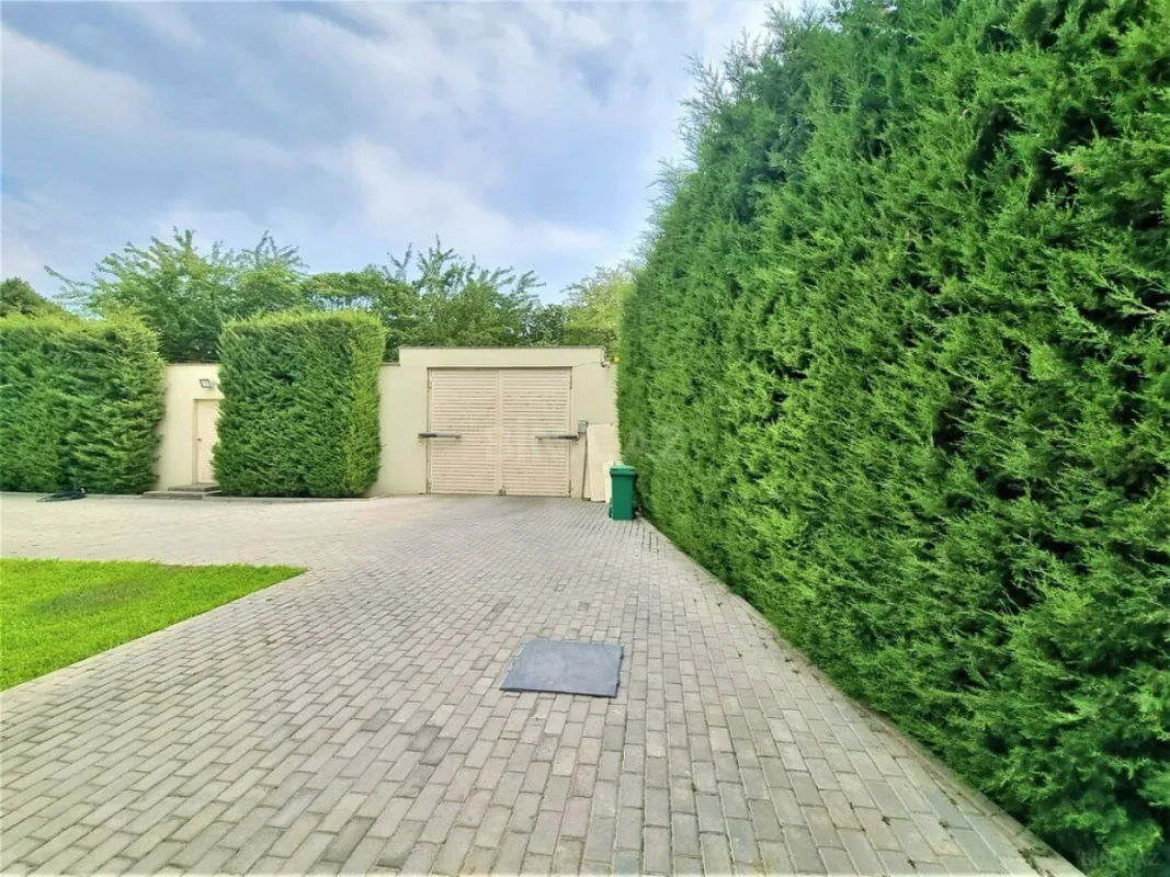 Satılır 5 otaqlı həyət evi 312 m²