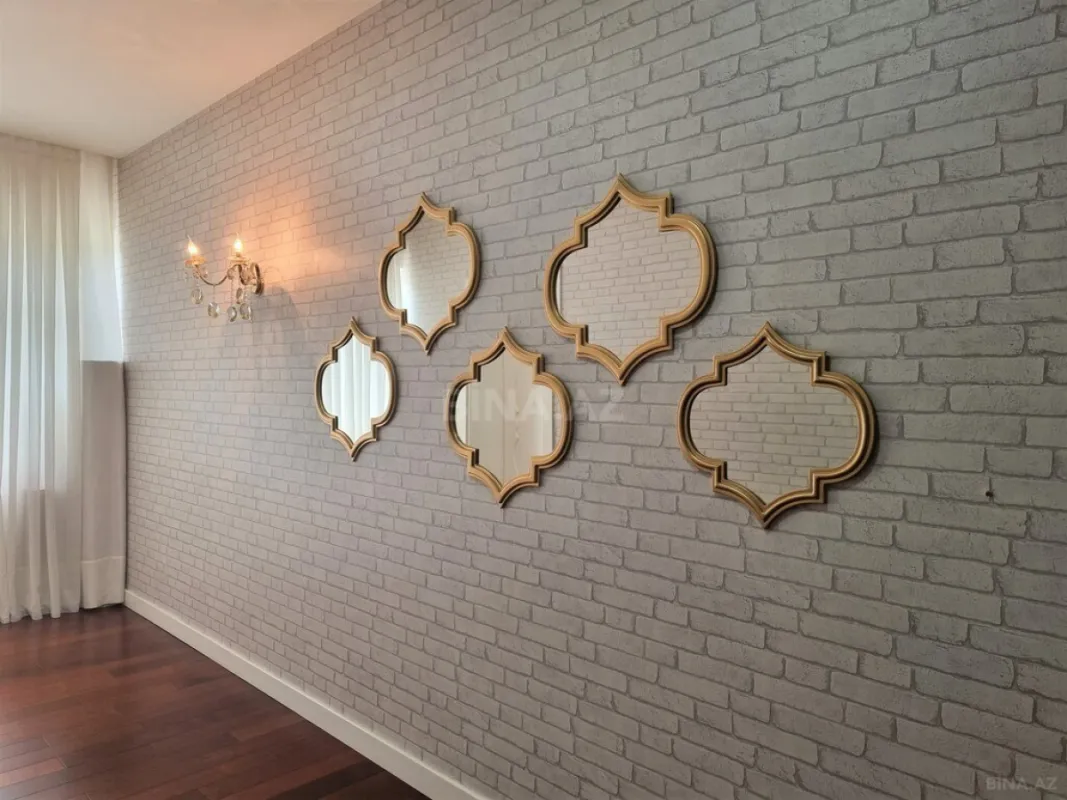 Satılır 5 otaqlı həyət evi 312 m²