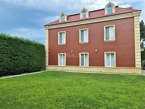 Satılır 5 otaqlı həyət evi 312 m²