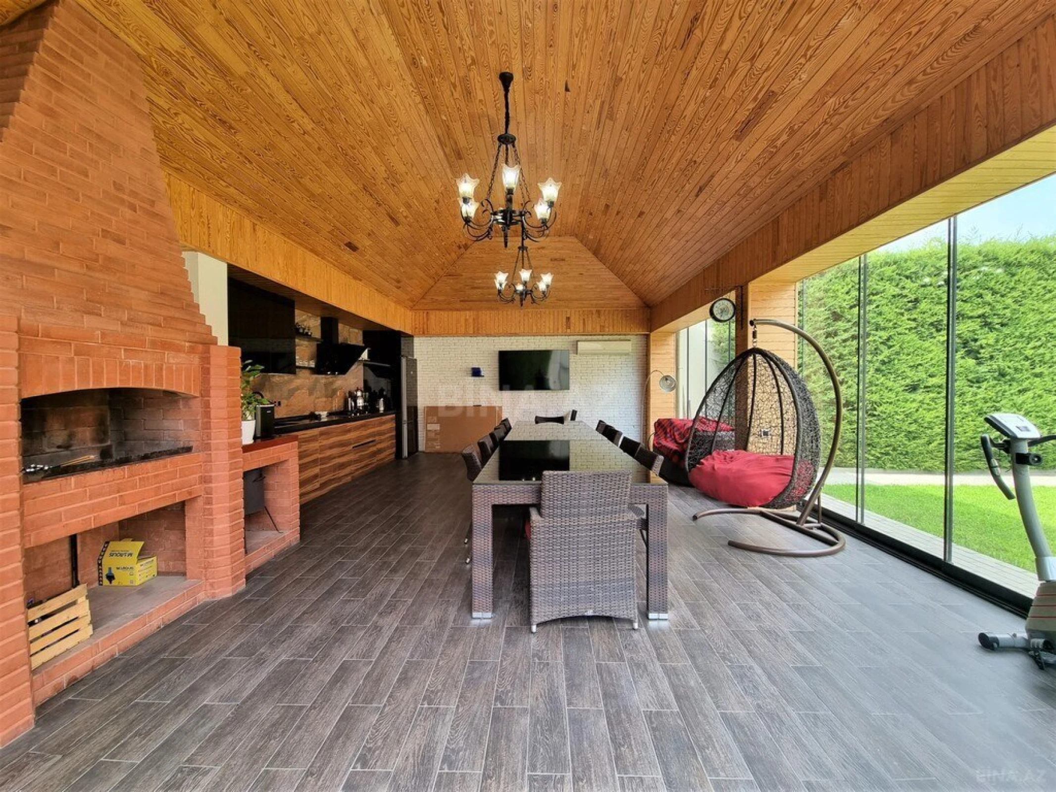 Satılır 5 otaqlı həyət evi 312 m²