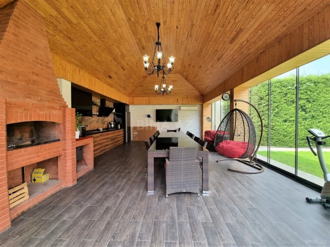 Satılır 5 otaqlı həyət evi 312 m²