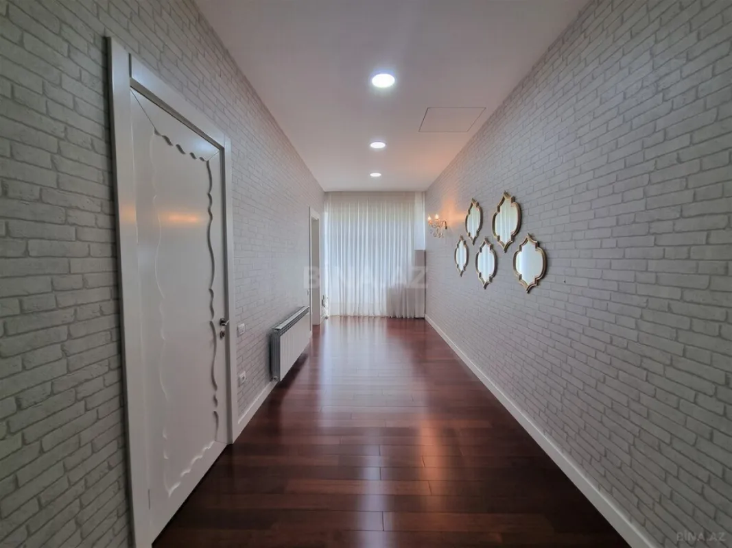 Satılır 5 otaqlı həyət evi 312 m²