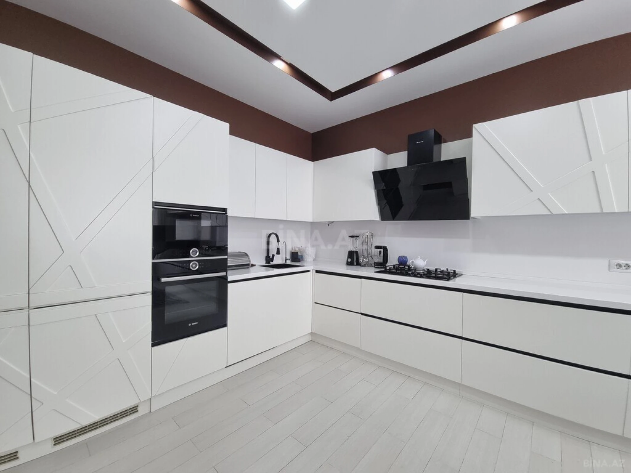 Satılır 5 otaqlı həyət evi 312 m²
