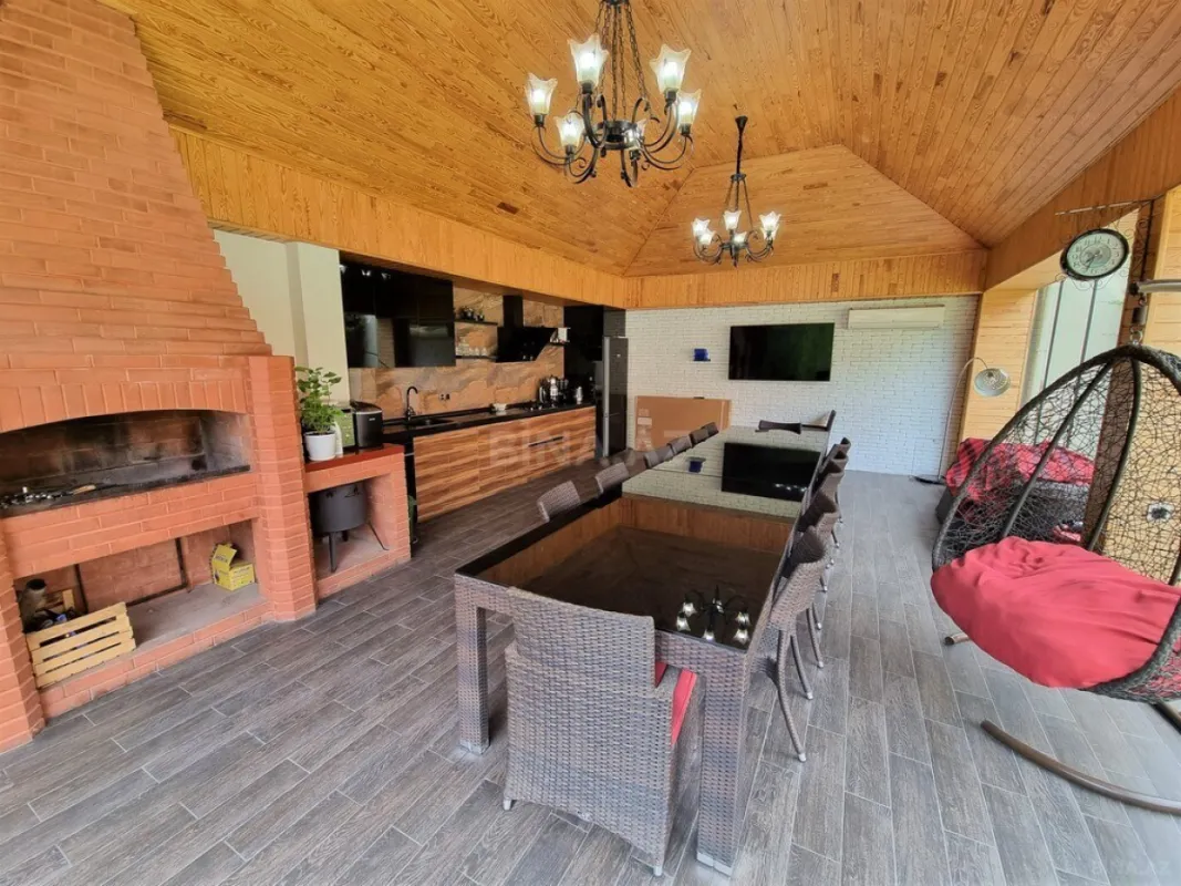 Satılır 5 otaqlı həyət evi 312 m²