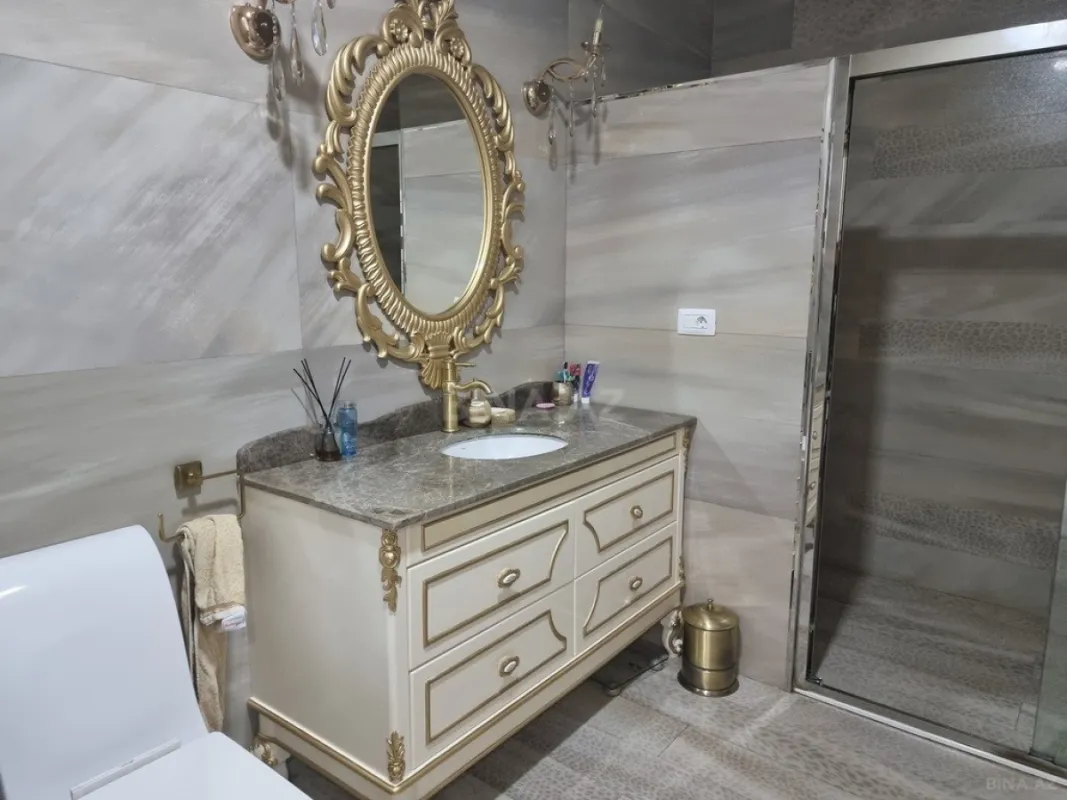 Satılır 5 otaqlı həyət evi 312 m²