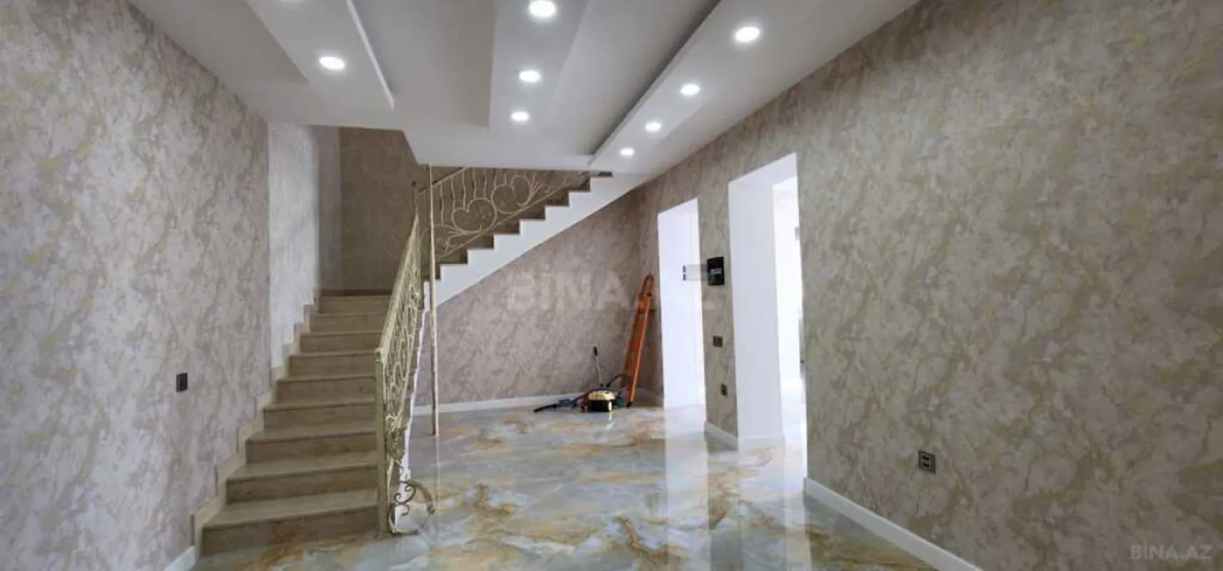 Satılır həyət evi 260 m²