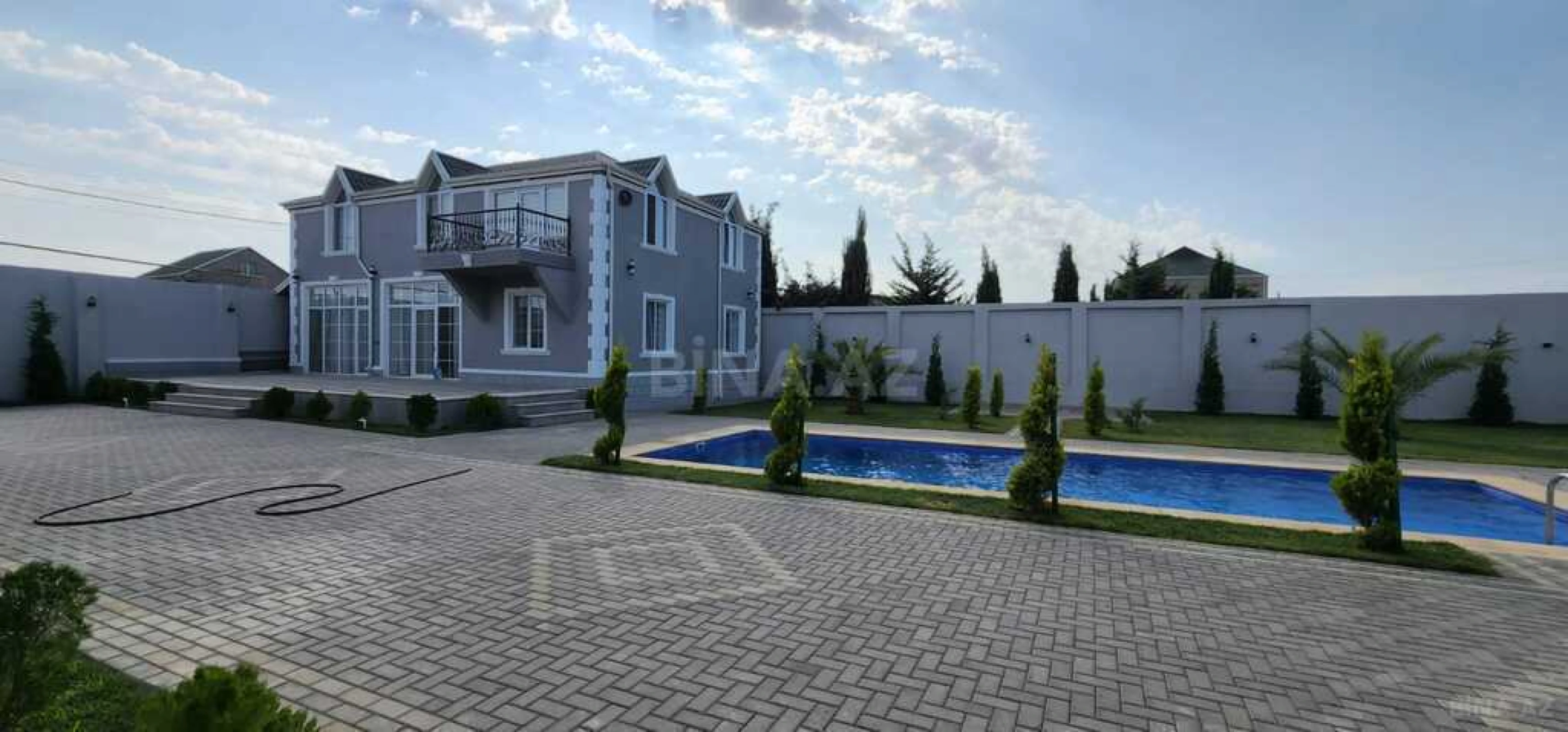 Satılır həyət evi 260 m²