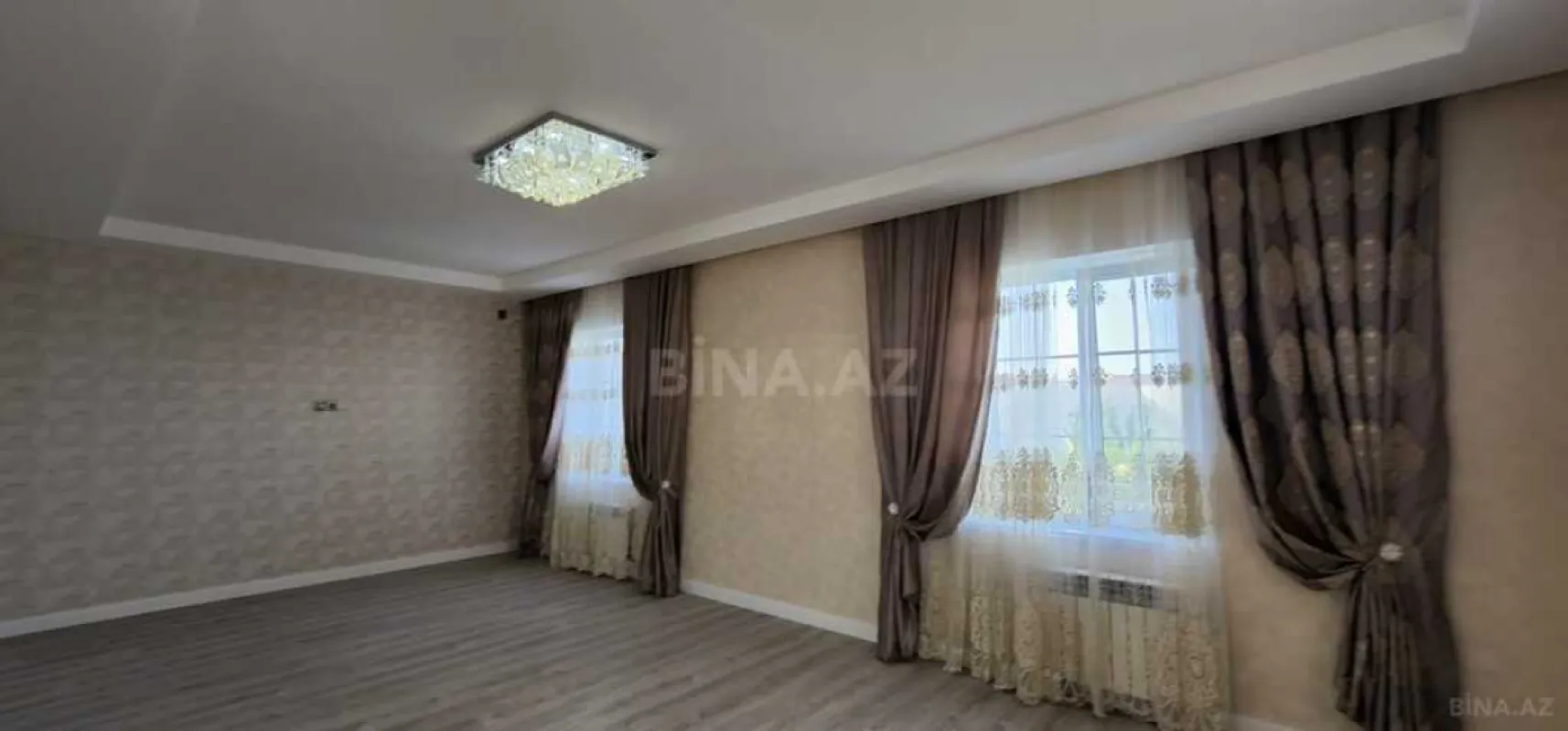 Satılır həyət evi 260 m²