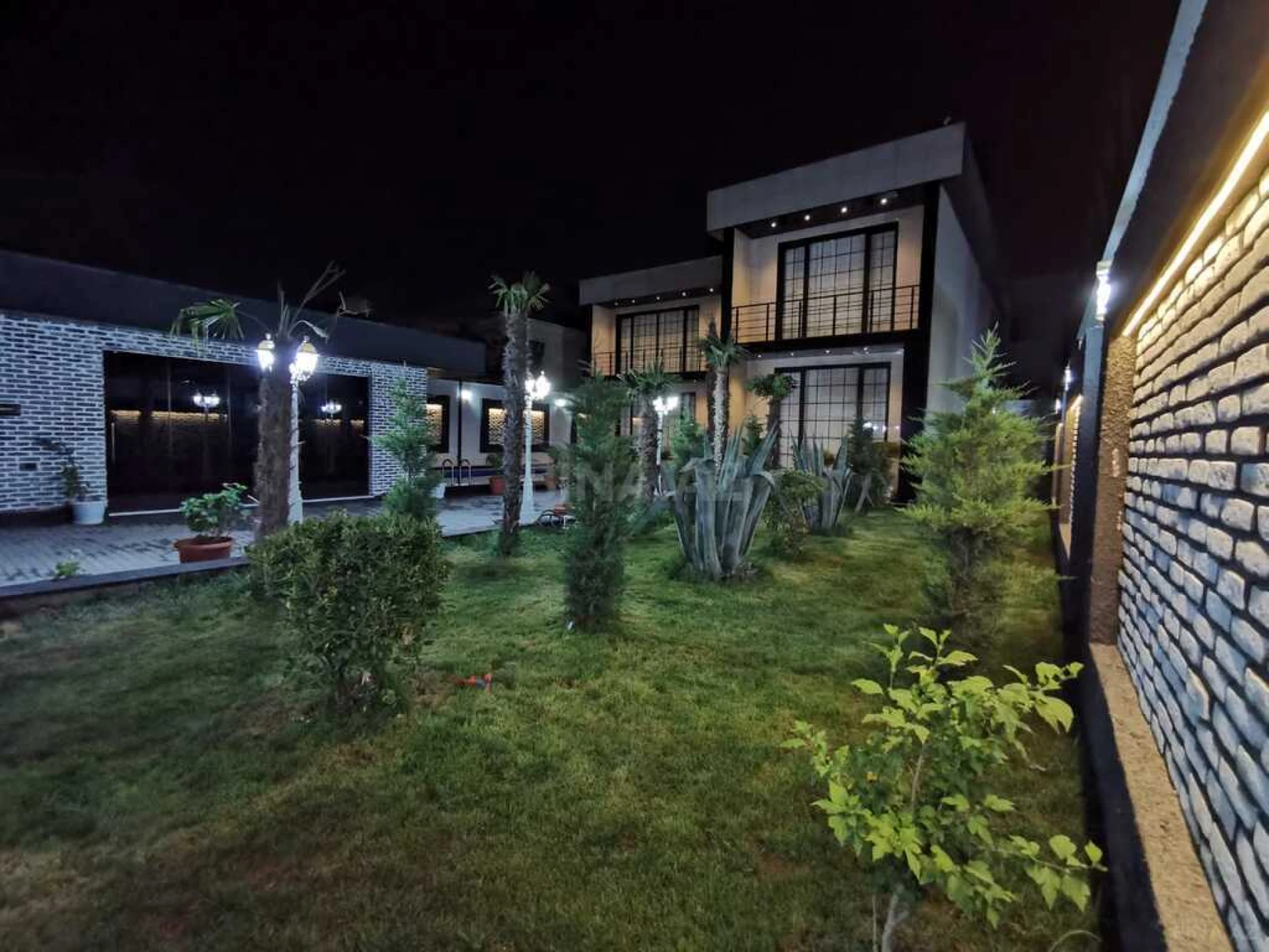 Satılır həyət evi 400 m²