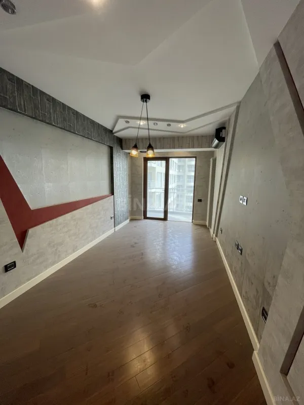 Satılır 6 otaqlı mənzil 280 m²