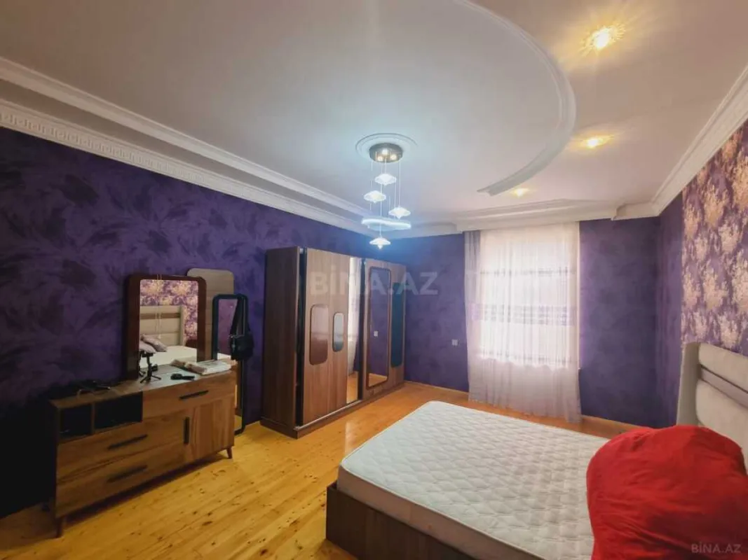 Satılır həyət evi 200 m²