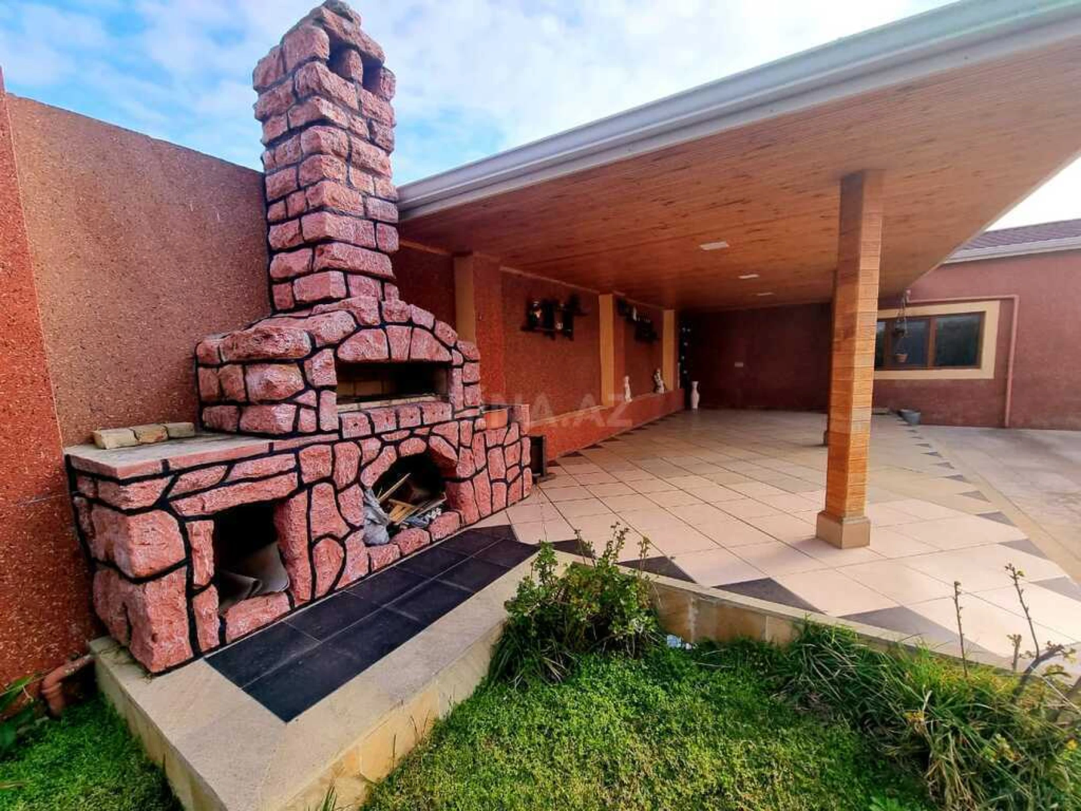 Satılır həyət evi 200 m²