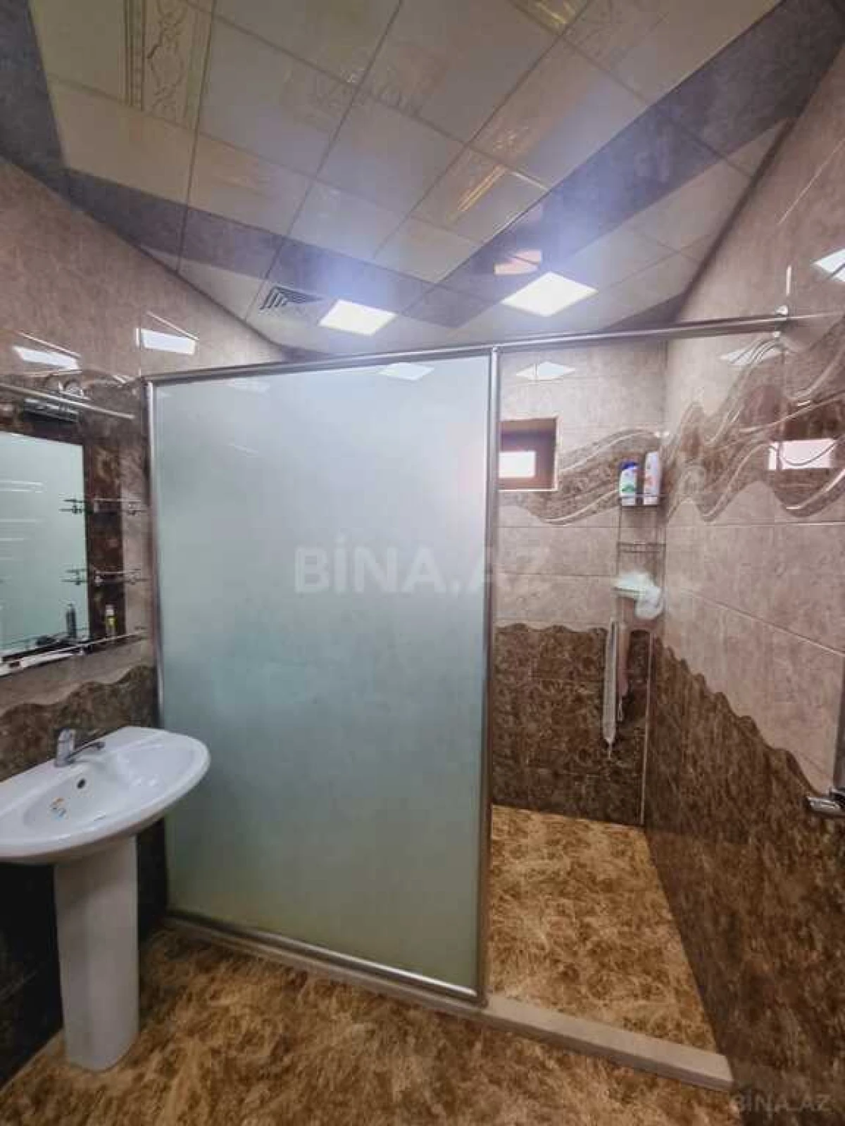 Satılır həyət evi 200 m²