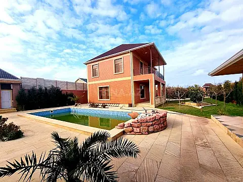 Satılır həyət evi 200 m²