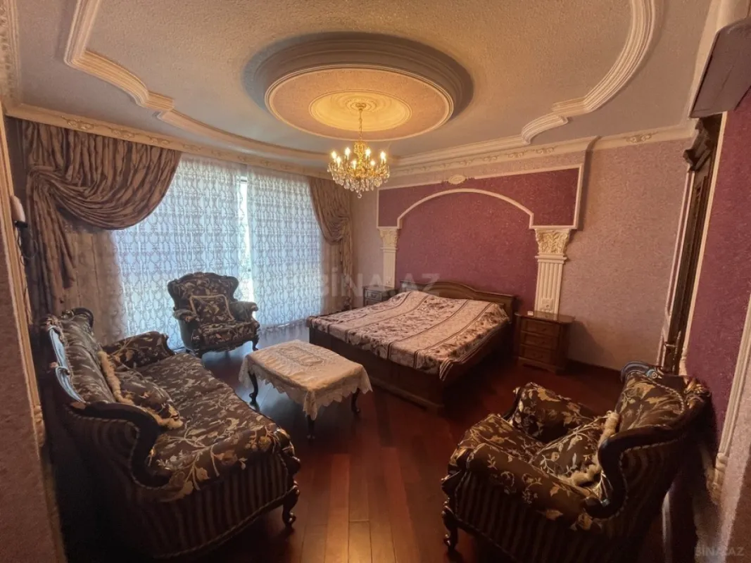 Satılır 4 otaqlı mənzil 250 m²