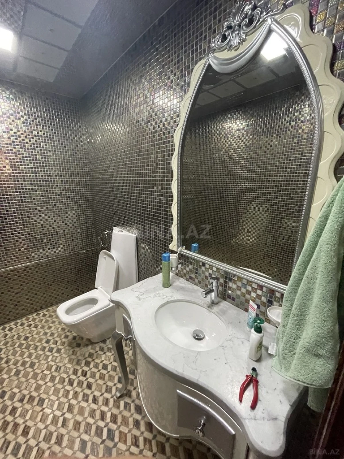 Satılır 4 otaqlı mənzil 250 m²