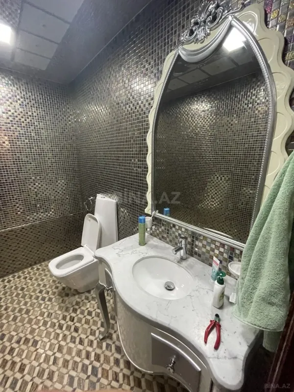 Satılır 4 otaqlı mənzil 250 m²