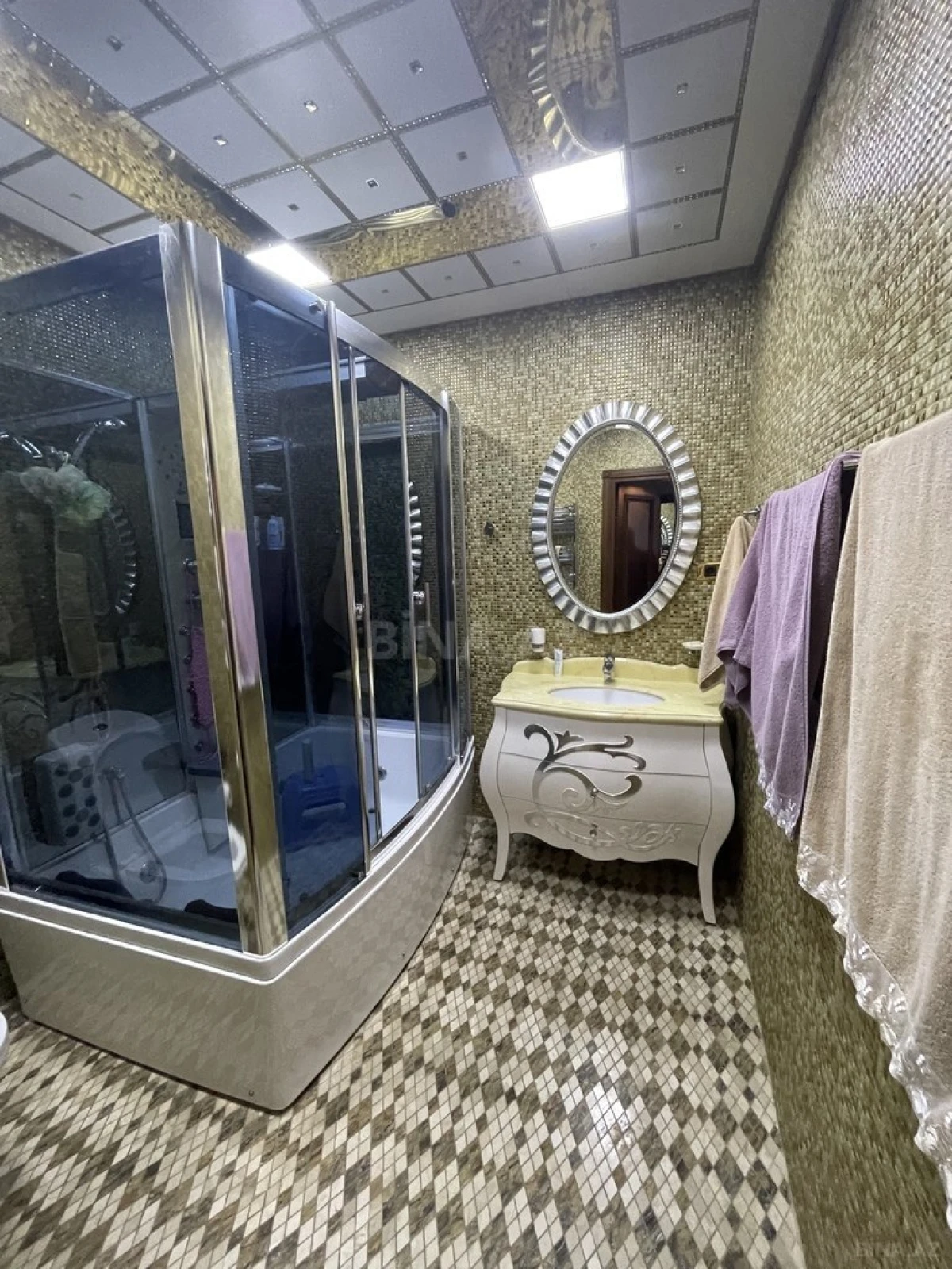 Satılır 4 otaqlı mənzil 250 m²