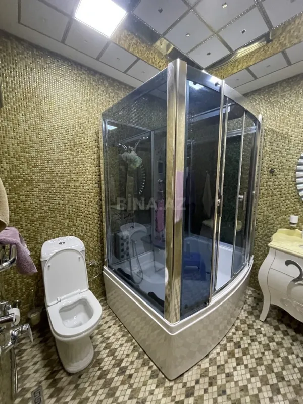 Satılır 4 otaqlı mənzil 250 m²