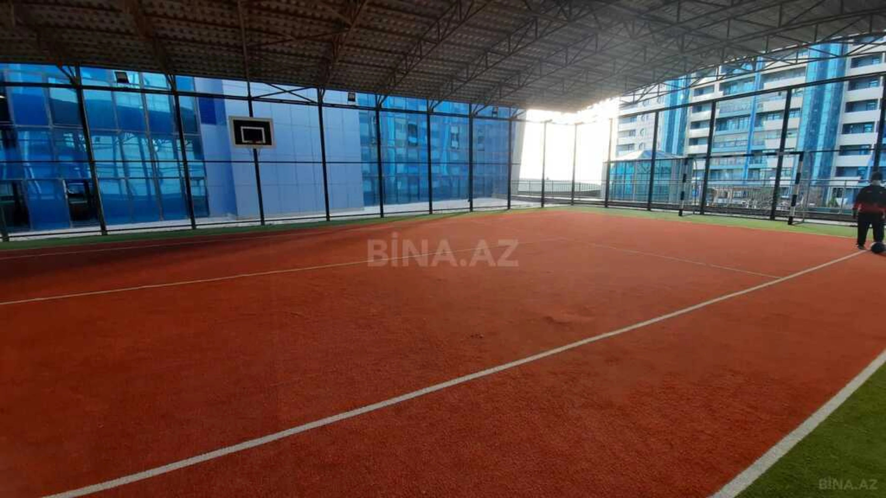 Satılır 4 otaqlı mənzil 250 m²