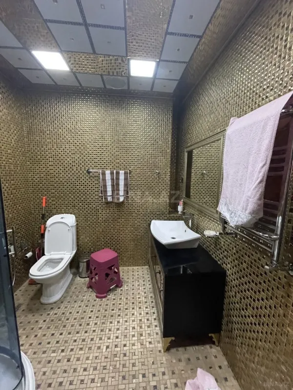 Satılır 4 otaqlı mənzil 250 m²