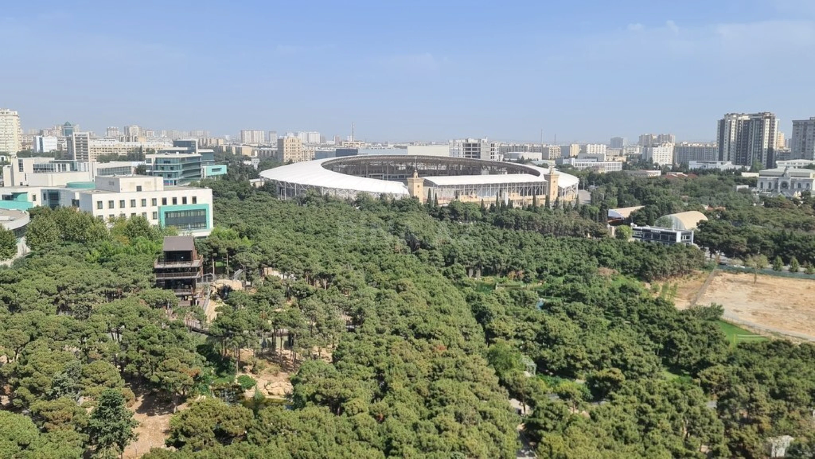 Satılır 5 otaqlı mənzil 381 m²