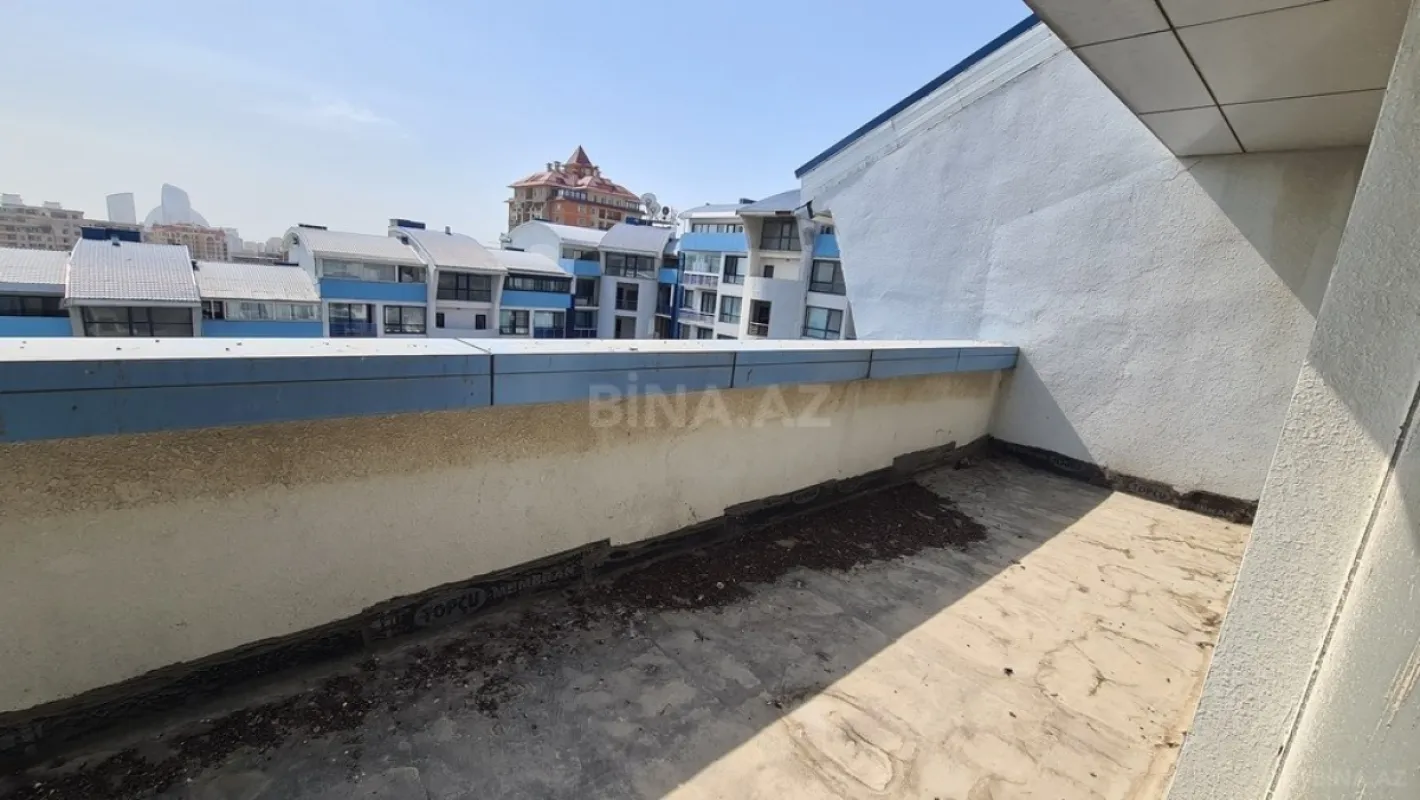 Satılır 5 otaqlı mənzil 381 m²