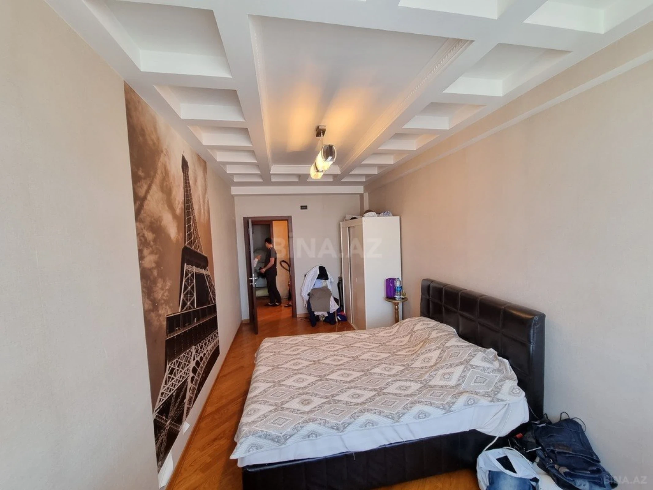 Satılır 4 otaqlı mənzil 180 m²