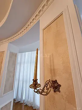 Satılır 4 otaqlı mənzil 180 m²