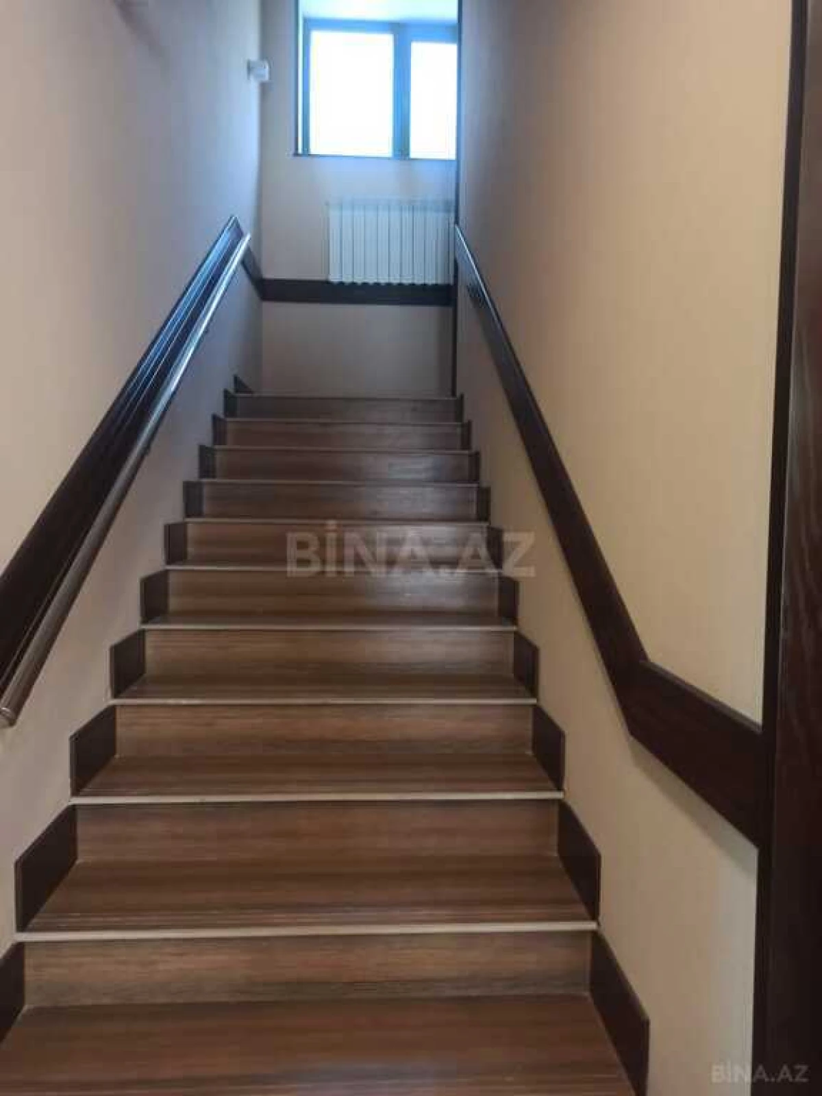 Satılır obyekt 576 m²