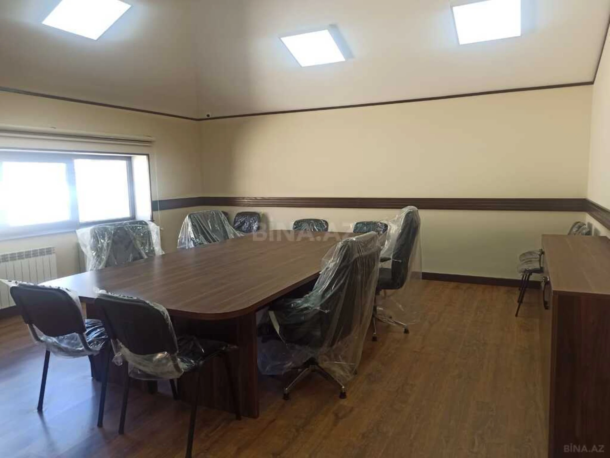 Satılır obyekt 576 m²