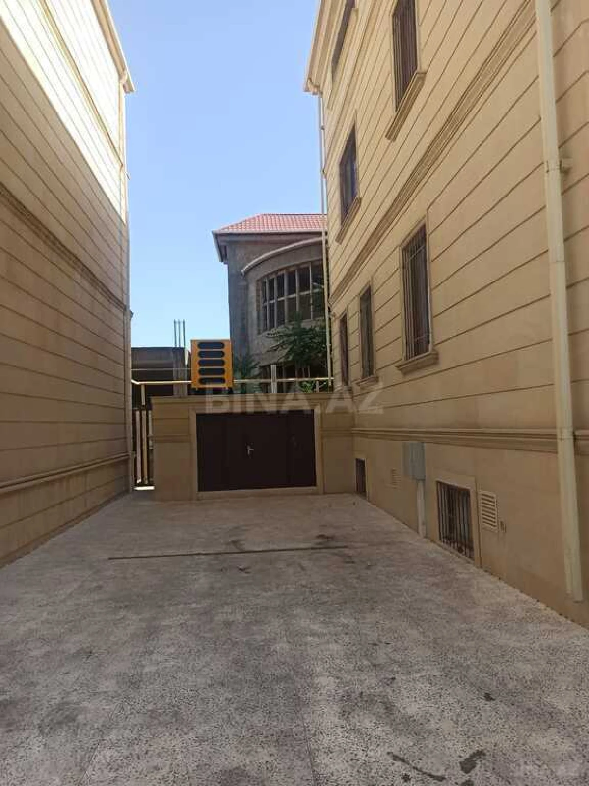 Satılır obyekt 576 m²