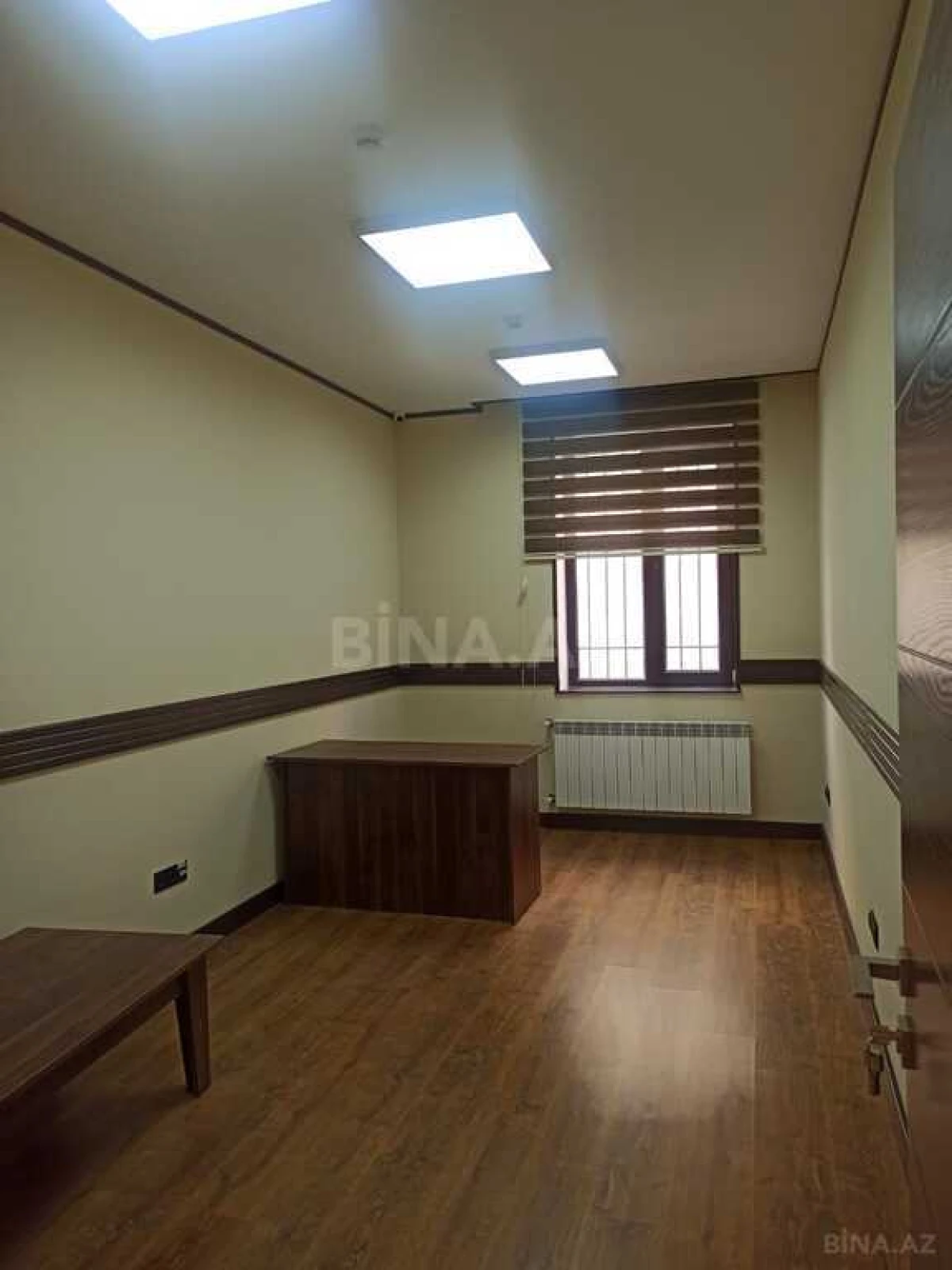 Satılır obyekt 576 m²