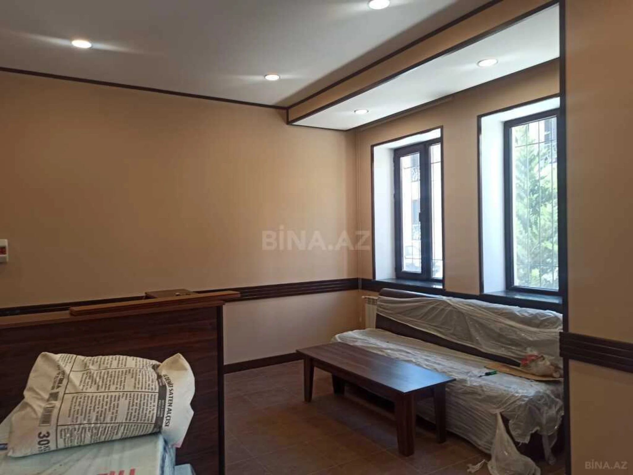 Satılır obyekt 576 m²