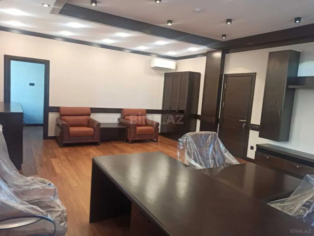 Satılır obyekt 576 m²