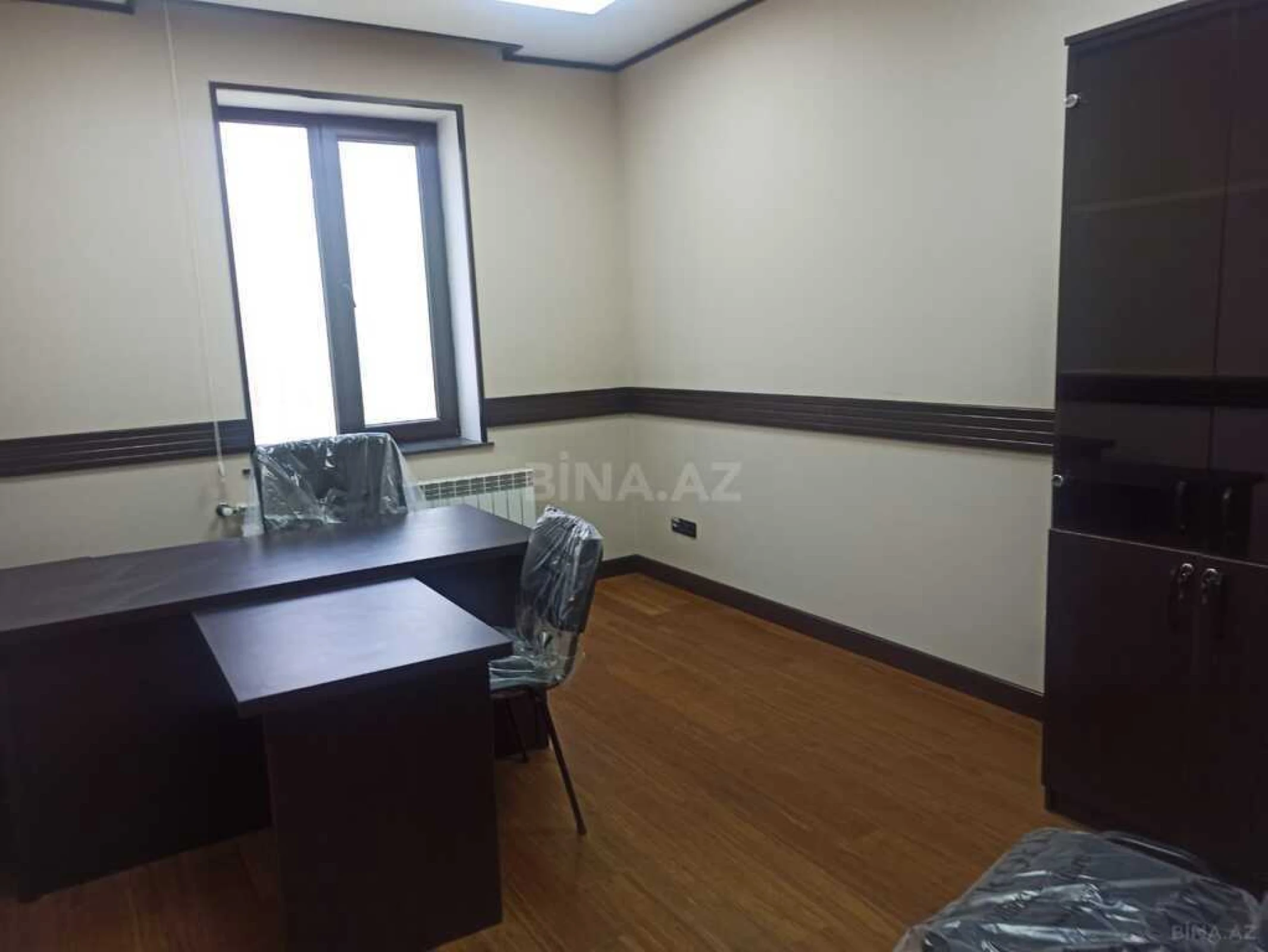 Satılır obyekt 576 m²