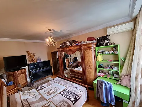 Satılır 3 otaqlı mənzil 132 m²