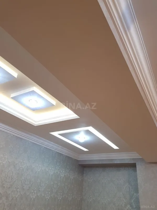 Satılır 4 otaqlı mənzil 242 m²