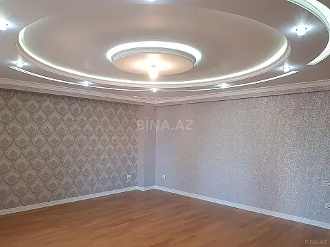 Satılır 4 otaqlı mənzil 242 m²