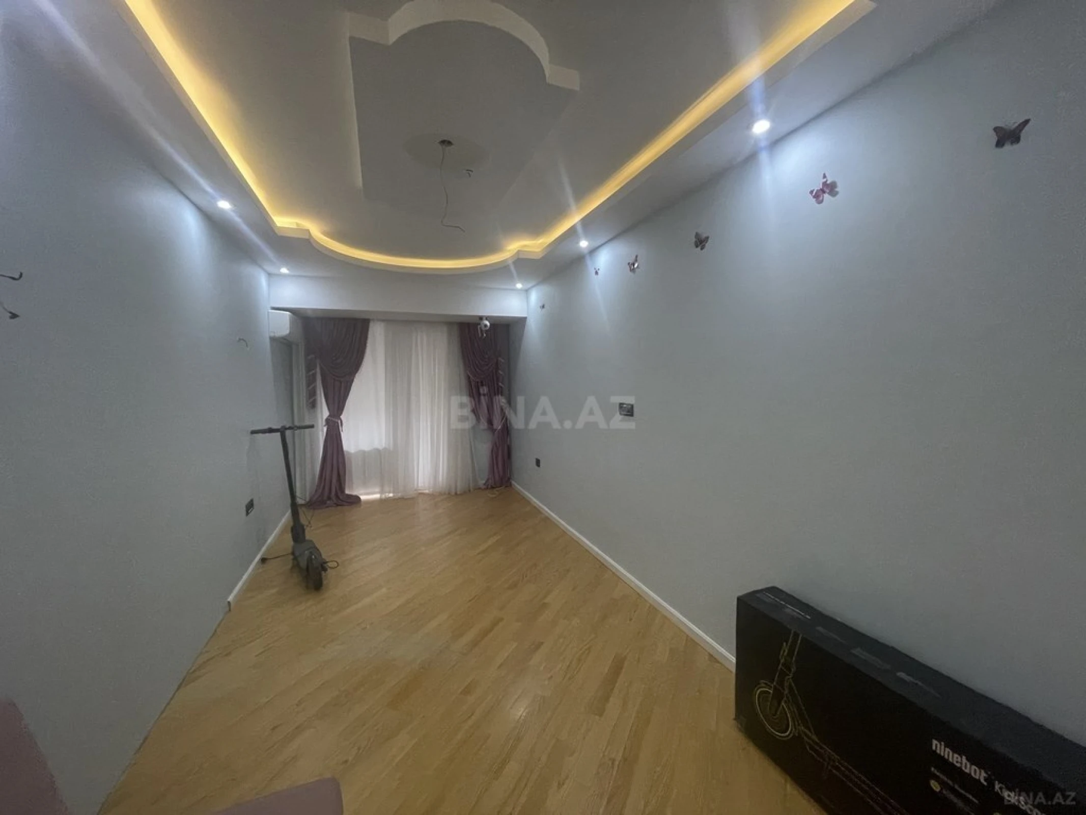 Satılır 3 otaqlı mənzil 140 m²