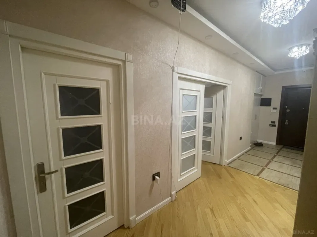 Satılır 3 otaqlı mənzil 140 m²