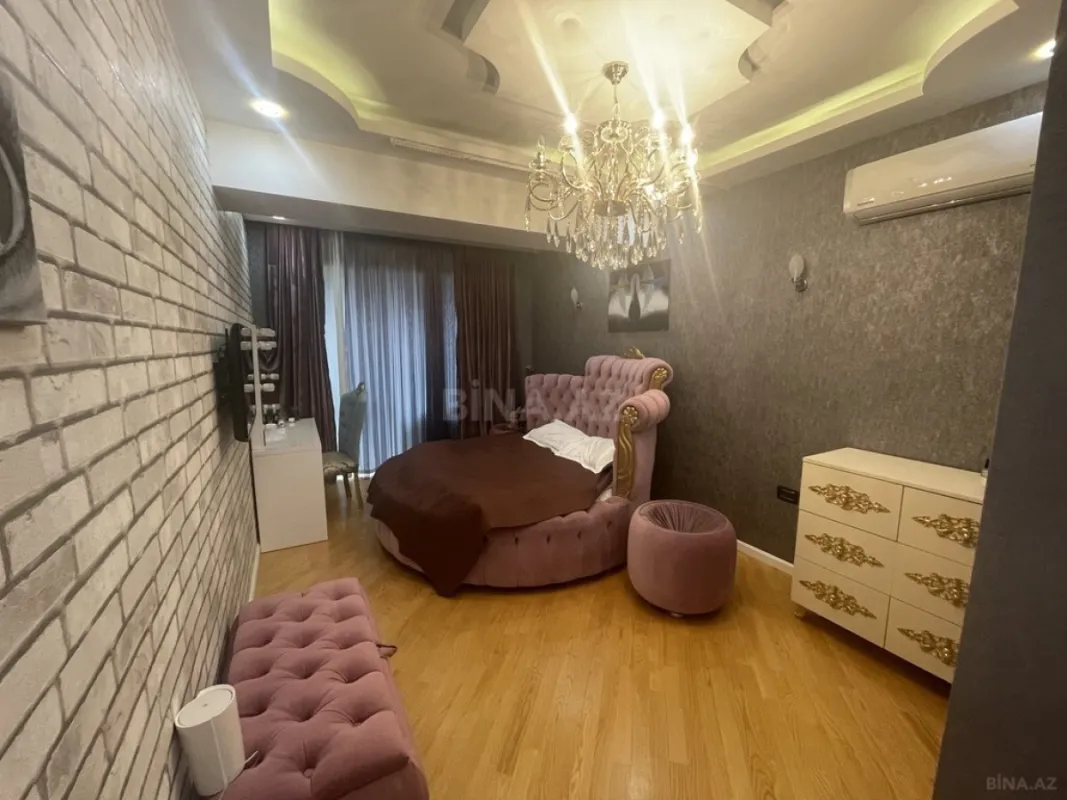 Satılır 3 otaqlı mənzil 140 m²