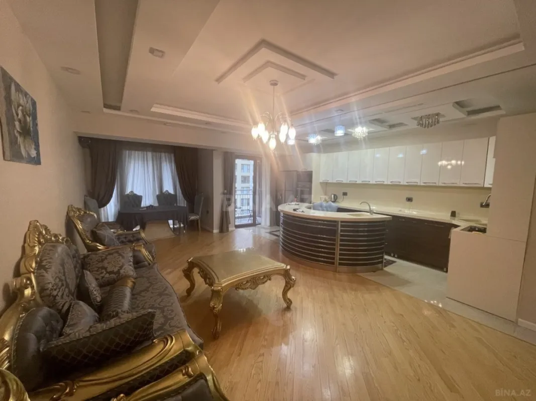 Satılır 3 otaqlı mənzil 140 m²