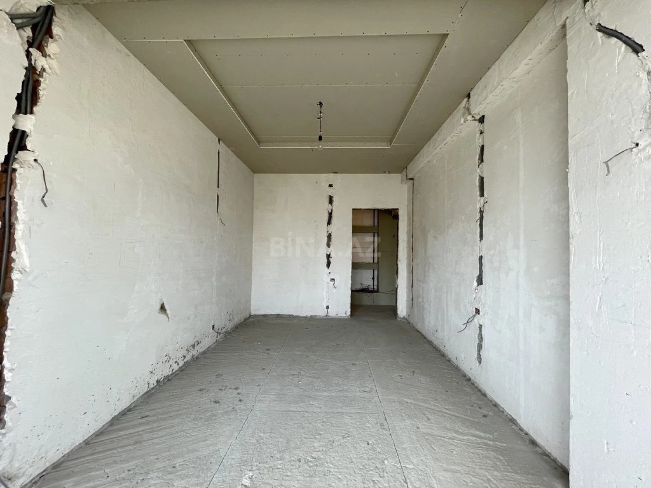 Satılır 4 otaqlı mənzil 217 m²