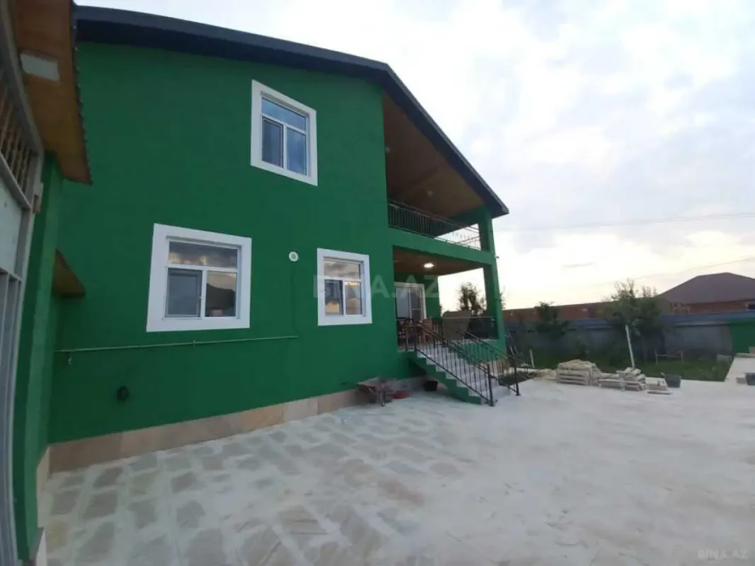 Satılır 5 otaqlı həyət evi 180 m²