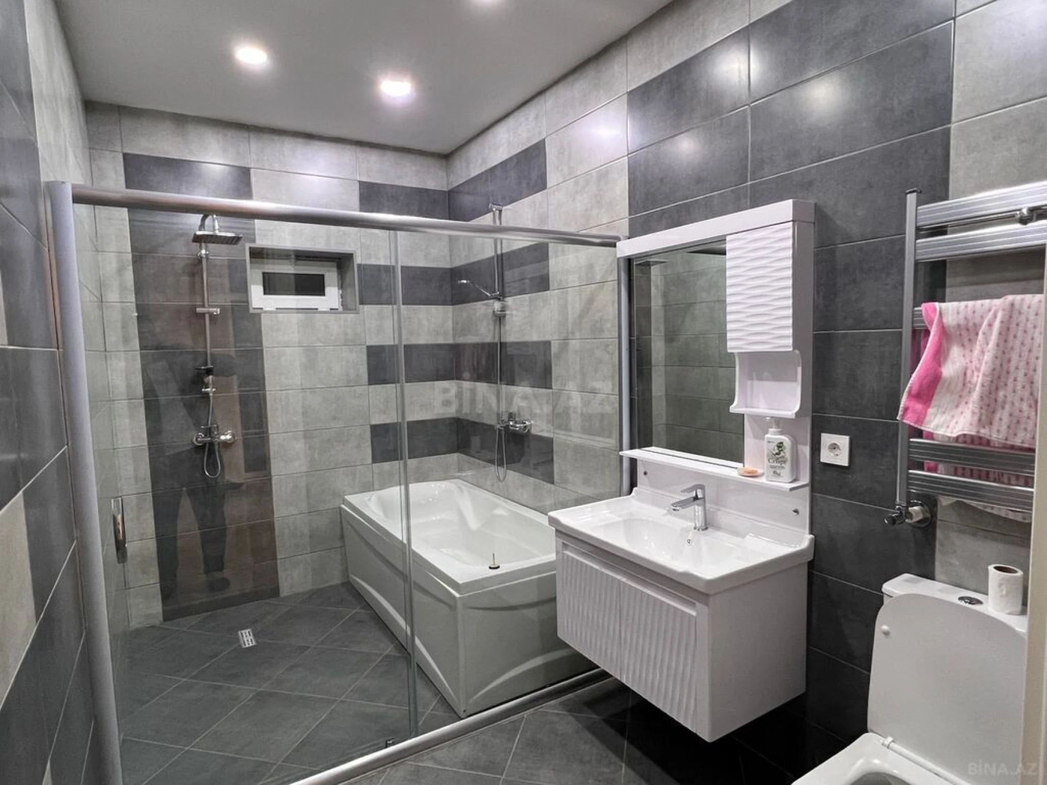 Kirayə verilir 5 otaqlı həyət evi 320 m²