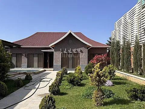 Kirayə verilir 4 otaqlı həyət evi 320 m²