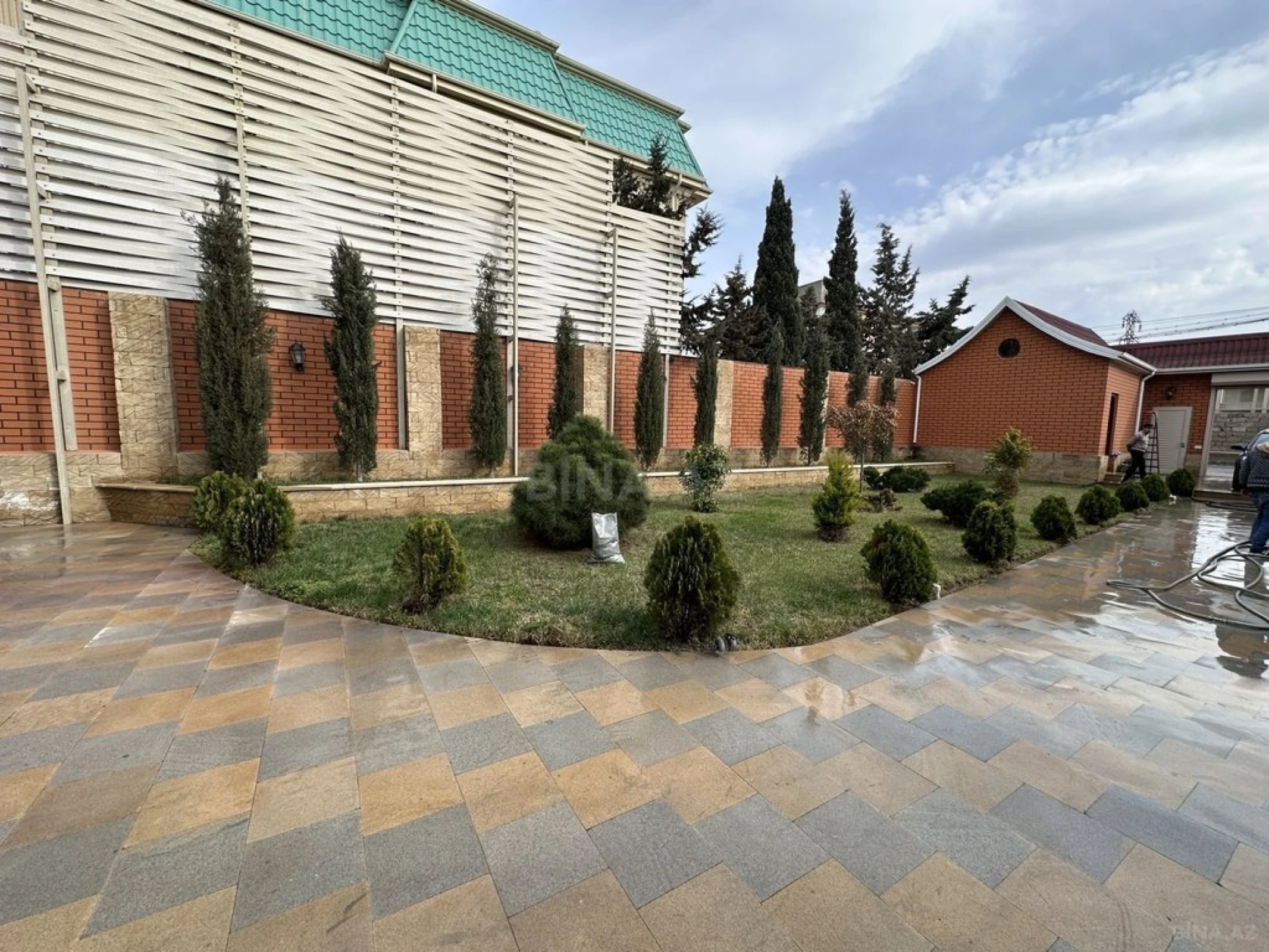 Kirayə verilir 4 otaqlı həyət evi 320 m²