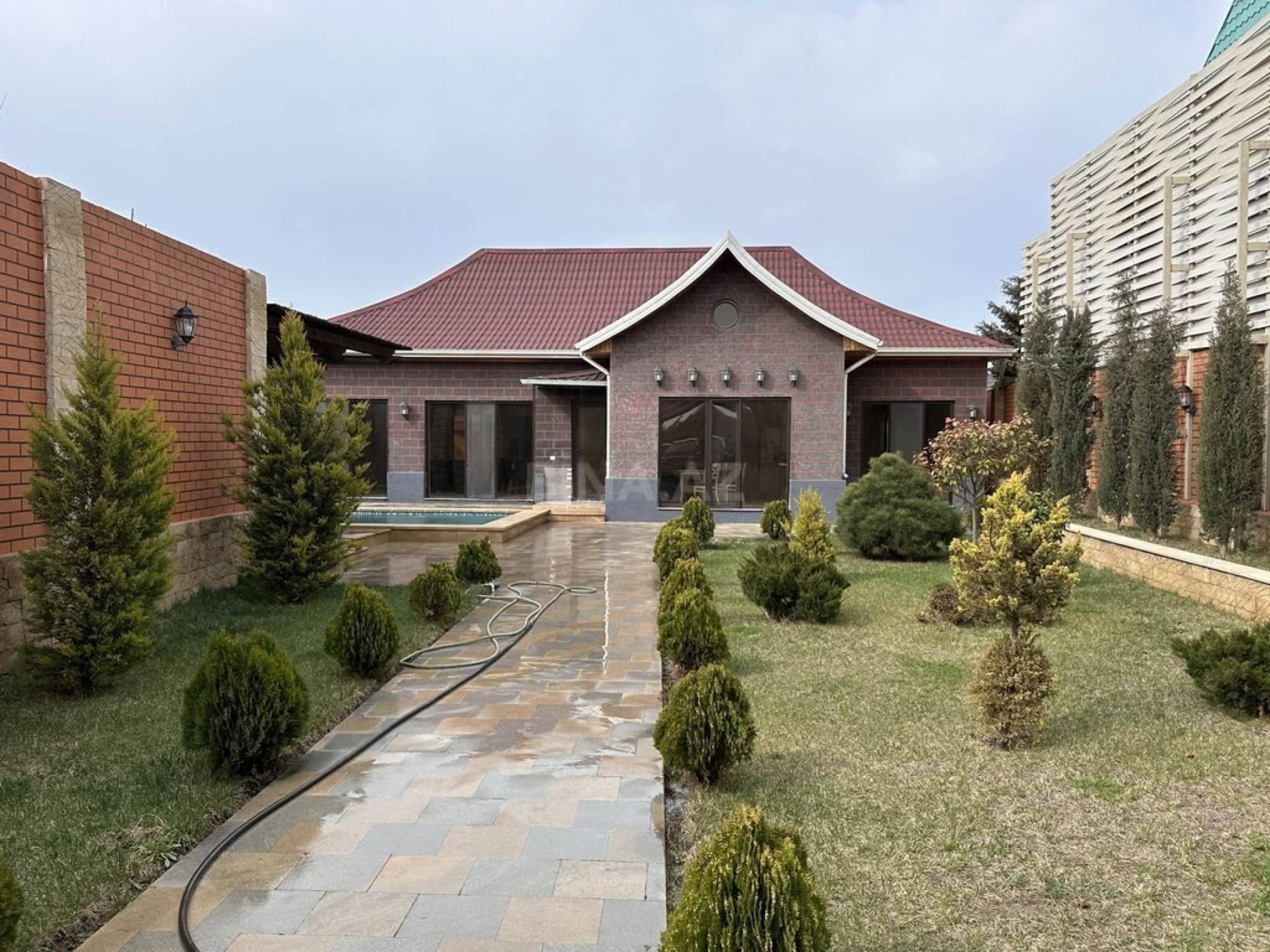 Kirayə verilir 4 otaqlı həyət evi 320 m²